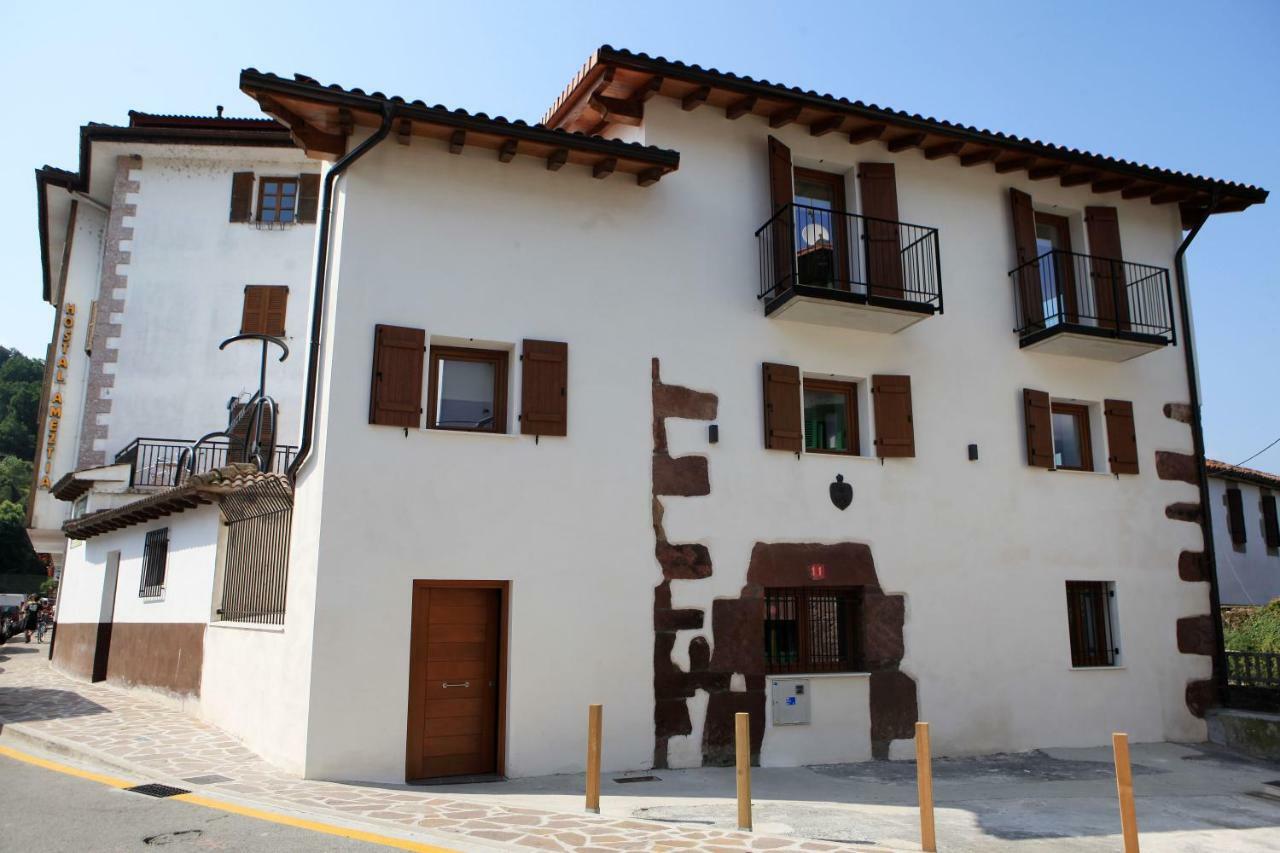 Hostal Ameztia Doneztebe Dış mekan fotoğraf
